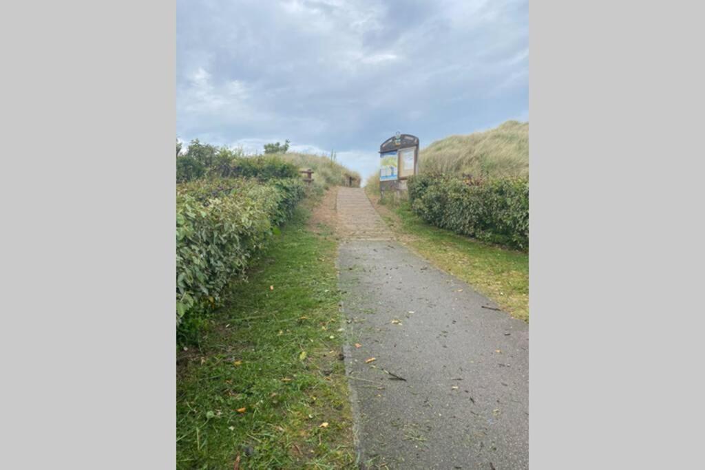 Presthaven Cozy Retreat Appartamento Prestatyn Esterno foto