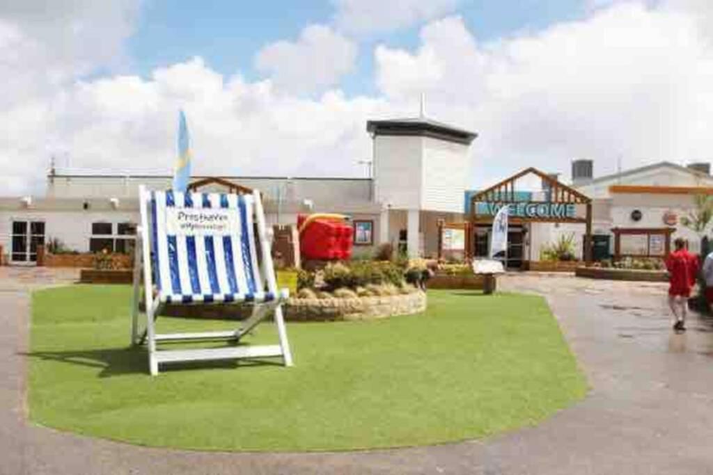 Presthaven Cozy Retreat Appartamento Prestatyn Esterno foto