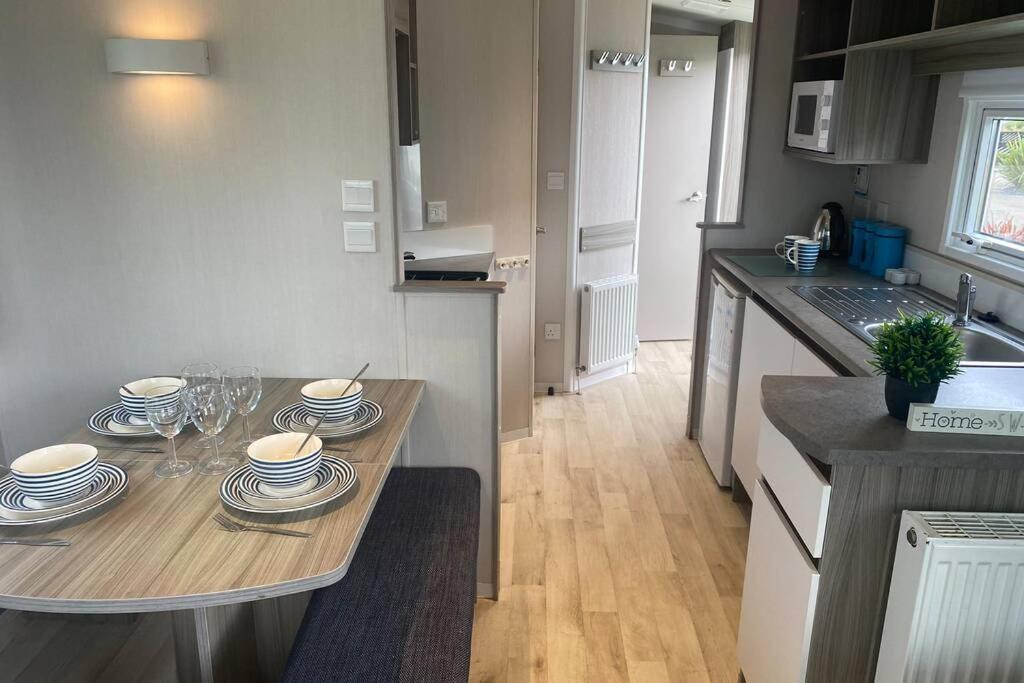 Presthaven Cozy Retreat Appartamento Prestatyn Esterno foto