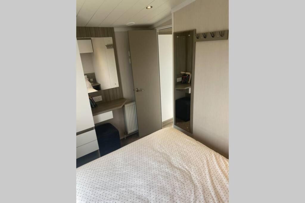 Presthaven Cozy Retreat Appartamento Prestatyn Esterno foto